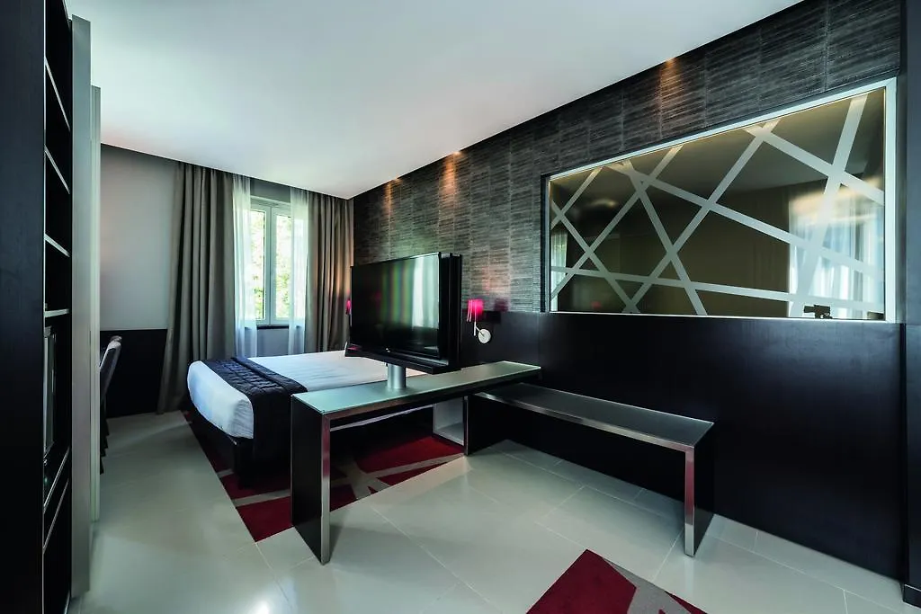 Hotel Manin Milan 4*,  Italy