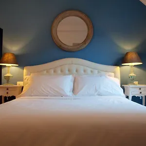 cosmopolitan-central-rooms.emilia-romagnahotels.net/