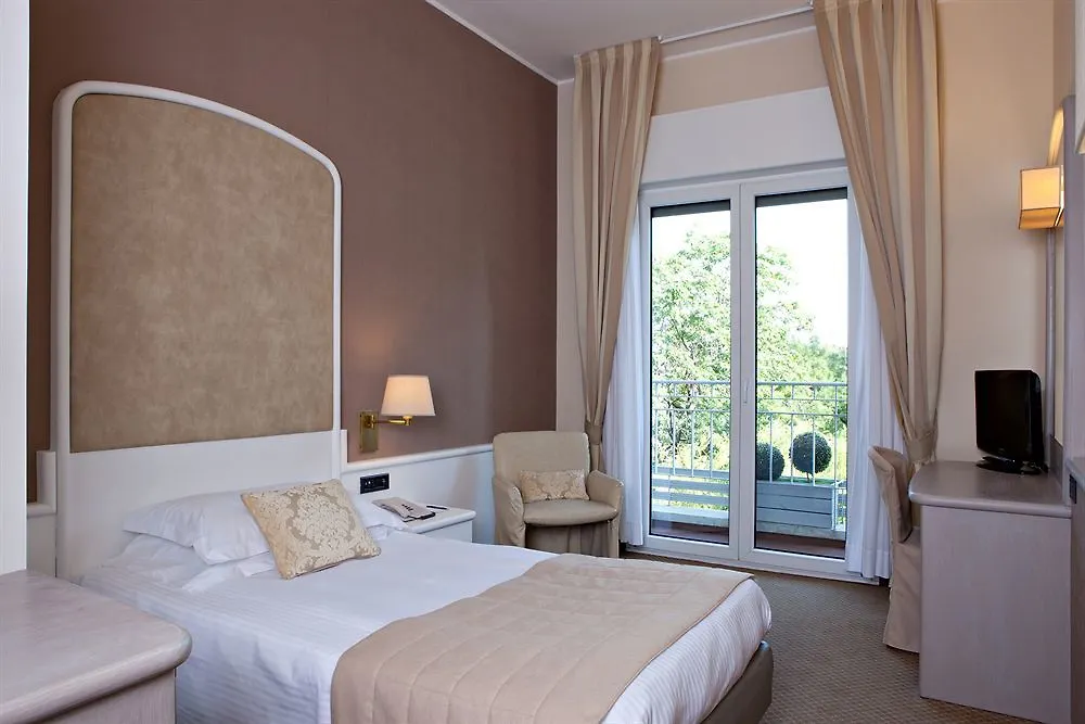 فندق مانين ميلان 4*,
